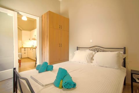 Bed, Bedroom, towels, wardrobe