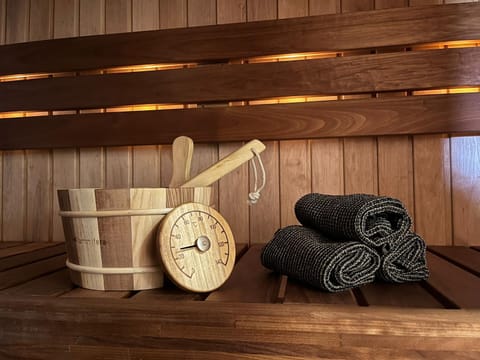Sauna, towels