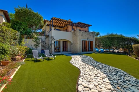 Property building, Garden, Garden view, sunbed