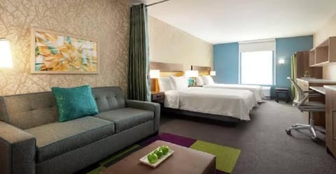 Bed, TV and multimedia, Living room, Photo of the whole room, Seating area, Bedroom