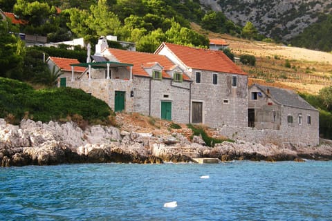 Facade/entrance, Sea view