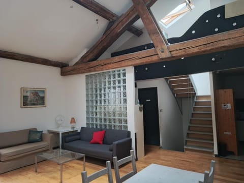 Loft ViaRhôna, Grand loft en Centre-Ville Vacation rental in Lyon