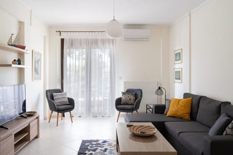 TV and multimedia, Living room, Decorative detail, Seating area, air conditioner