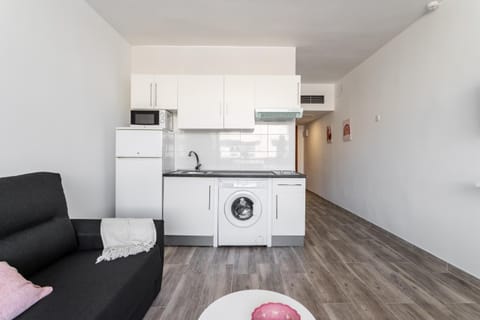 minibar, washing machine