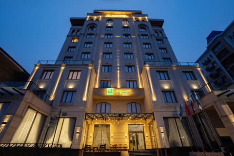 Property building, Facade/entrance, Night