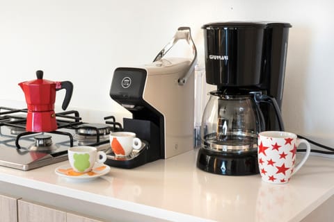 Coffee/tea facilities, Food and drinks