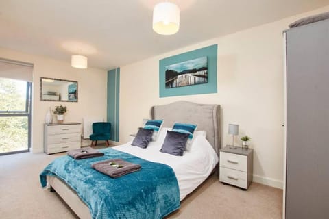 Spacious Flat with Parking in the Heart of York Apartment in York