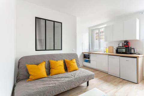 Kitchen or kitchenette, Living room