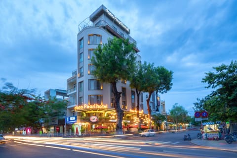 Property building, Neighbourhood, Street view, Location