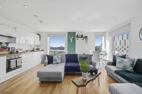 Stunning 3-Bedroom Flat with Parking Apartment in Manchester