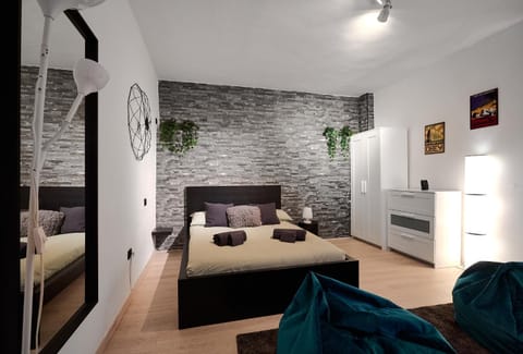 Bed, Living room, Photo of the whole room, Bedroom