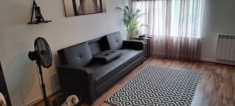 The Wee Bunker Apartment in Troon