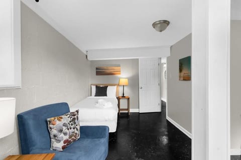 10 Mins to Downtown Modern in Magic City- Unit B House in Birmingham