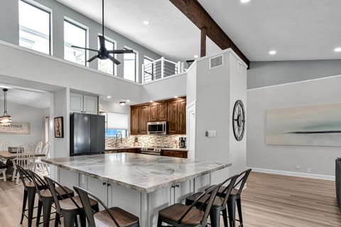 Bluff View Drive House in Lake Conroe