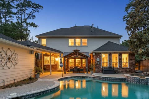 Taupewood Pl House in The Woodlands