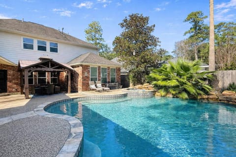 Taupewood Pl House in The Woodlands