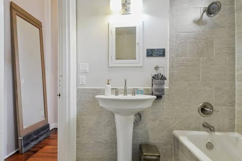 Toilet, Bathroom, Bath, towels