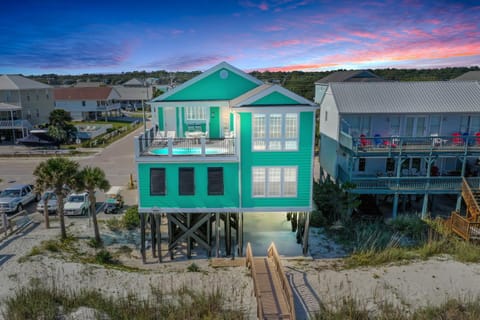 Property building, Day, Neighbourhood, Bird's eye view, Beach, Sunset, Parking