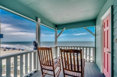 Day, Balcony/Terrace, Seating area, Beach, Sea view