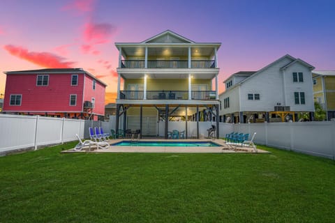 Awesome Views House in Garden City