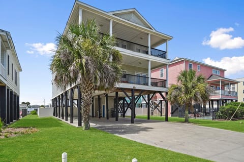 Awesome Views House in Garden City