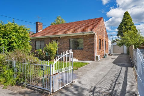 Property building, Neighbourhood
