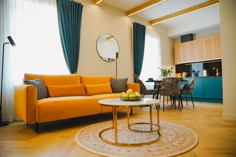 Kitchen or kitchenette, Living room, Seating area, Dining area