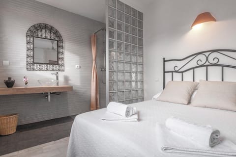 Bathroom, Photo of the whole room