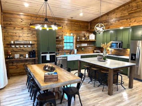 Lofted Pines Fun Family Friendly Cabin Cabin in Broken Bow