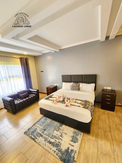 Bed, Seating area, Bedroom