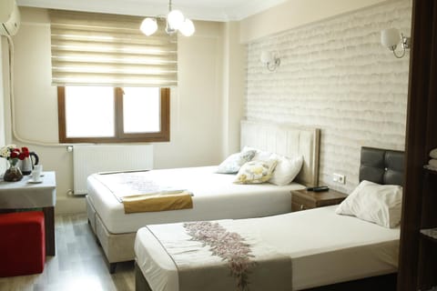 Bed, Seating area, towels