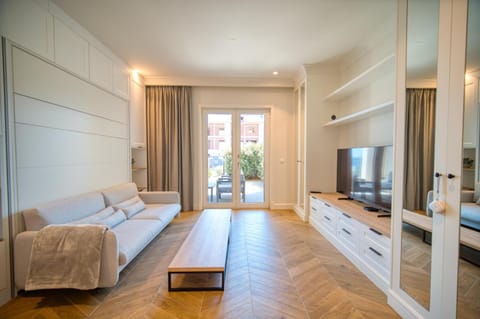 TV and multimedia, Seating area