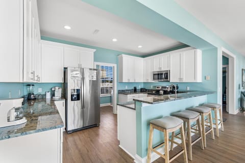 Beach Retreat House in Garden City