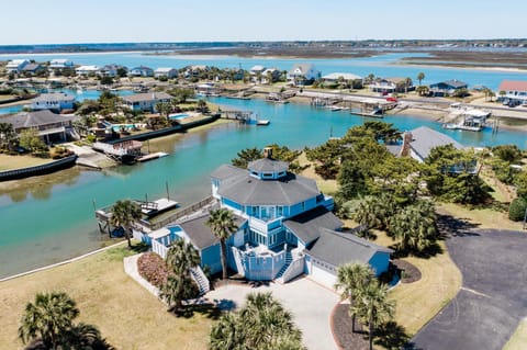 Property building, Day, Bird's eye view, Garden, Beach, Sea view, Parking