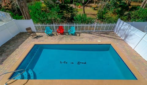 Day, Garden, Seating area, Swimming pool