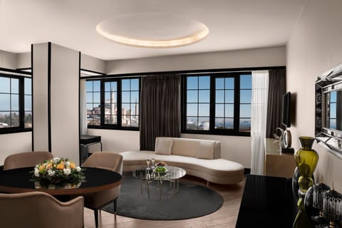 Communal lounge/ TV room