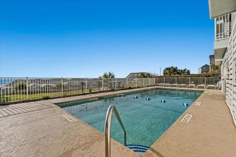 Property building, Day, Summer, Balcony/Terrace, Beach, Swimming pool