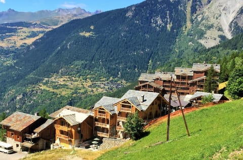 Day, Neighbourhood, Natural landscape, Bird's eye view, Summer, Hiking, On site, Mountain view