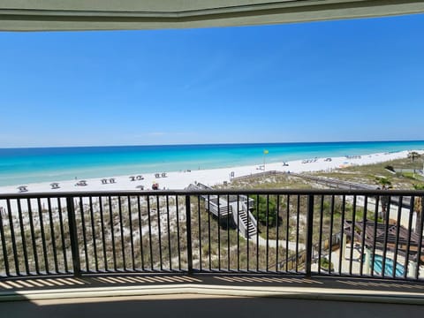 Bella Riva 309 4 bedroom Beachfront Beach set up included House in Okaloosa Island