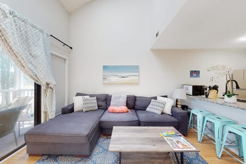 Beach Golfer's Nest Apartment in Little River