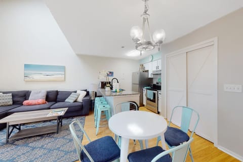 Beach Golfer's Nest Apartment in Little River