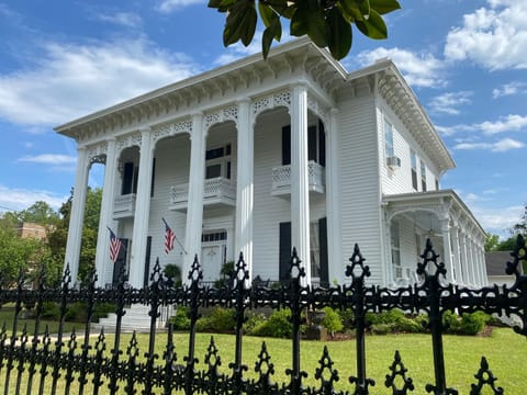 Property building, Spring, Landmark view