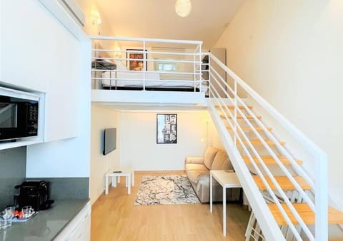 Communal lounge/ TV room, Living room, Seating area, Bedroom