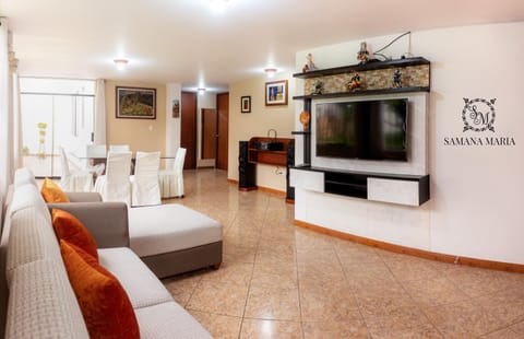 Communal lounge/ TV room, TV and multimedia, Living room, Evening entertainment