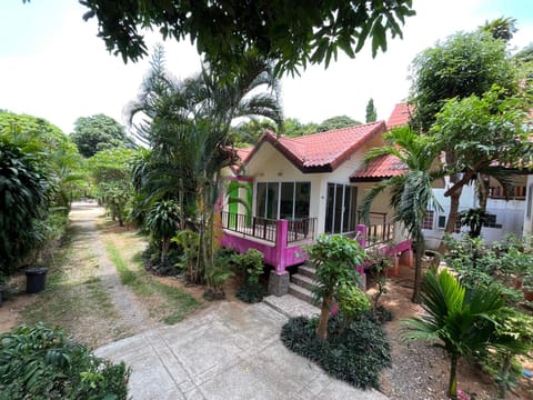 Property building, Neighbourhood