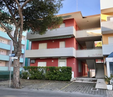 Property building, Facade/entrance, Day, Neighbourhood, Street view