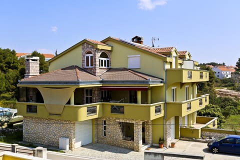 Property building, Day