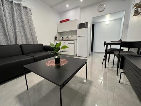 Property building, Kitchen or kitchenette, Living room
