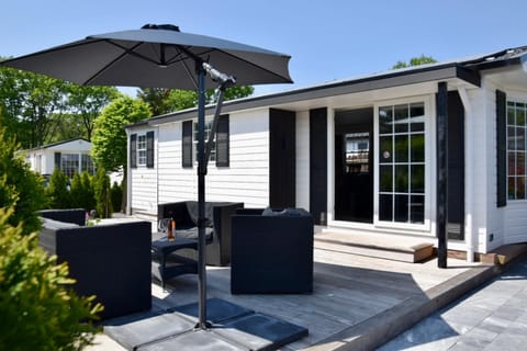 Property building, Day, Seating area