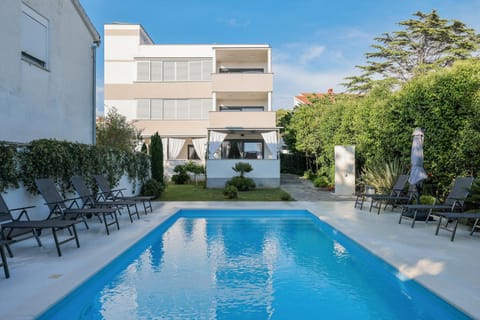 Garden, Pool view, Swimming pool, Inner courtyard view